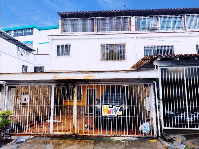 CASA EN VENTA URB HORIZONTE CALLE PRIVADA, MUNICIPIO SUCRE, CARACAS