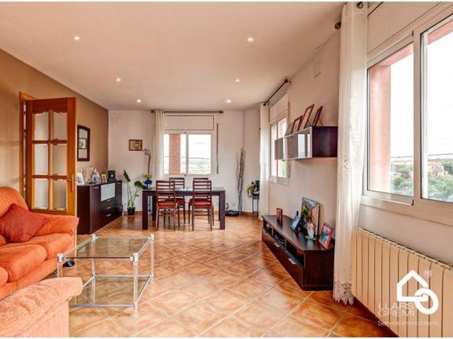 VENTA CASA EN PIERA ZONA CAN CLARAMUNT JARDÍN, PISCINA Y GARAJE!