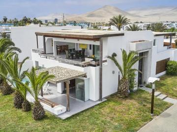 Venta Casa en Playa Puerto Nuevo Km. 70 Panamerica Sur 4 dorm 4.5 baños vista al mar y Laguna
