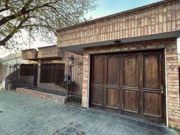 Venta Casa en Rivadavia calle Ushuaia