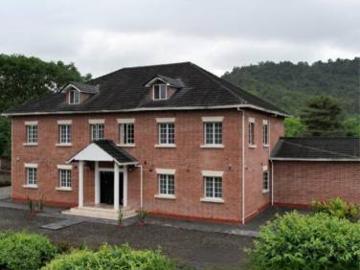 Venta Casa Estilo Inglesa en Manglaralto y 1 Hectárea de terreno