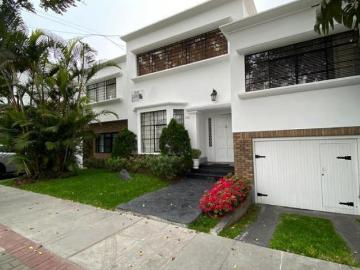 VENTA CASA, GOLF SAN ISIDRO! SON 3 INMUEBLES, CASA Y DOS DEPARTAMENTOS