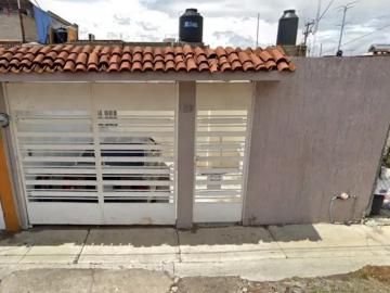 VENTA CASA: Huicholes 127, Colonia Querena, C.P. 76116, Querétaro