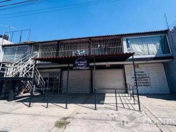 VENTA CASA HABITACIÓN CON 3 DEPARTAMENTOS Y 6 LOCALES