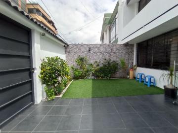 Venta Casa independiente El Batán bajo Rio Centro Shoping Casa en Venta en París y Tomas de Berlanda