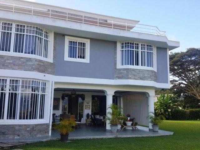Venta Casa Lomas de La Lagunita