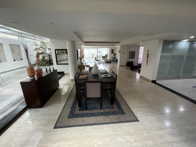 Venta Casa Lomas Del Club Hipico, Caracas Protegida por Trilidosa