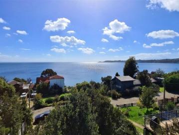 Venta Casa Puerto varas casa con vista al lago en condominio playa hermosa