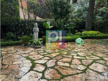VENTA CASA PARA REMODELAR CON TERRAZA Y GRAN JARDÍN EN LA LOMA CAS_4837 CM, Real de las Lomas