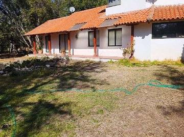 Venta casa pirque amplia casa en exclusivo condominio valle del principal 5 dormitorios 327.00 m2