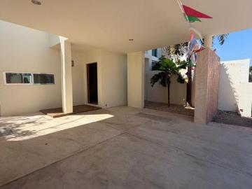 Venta casa privada 3 recámaras alberca Mérida