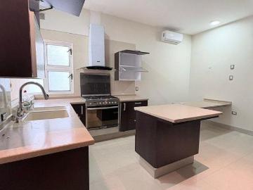 VENTA CASA PRIVANZAS 5 SECTOR