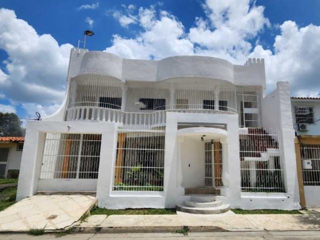 VENTA Casa Quinta, Urb Corinsa, Cagua. J.F