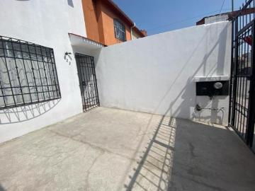 Venta Casa Real del Bosque, Tultitlan, Sobre Avenida Recien Remodelada