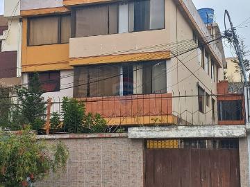 Venta casa rentera 4 departamentos una suite norte