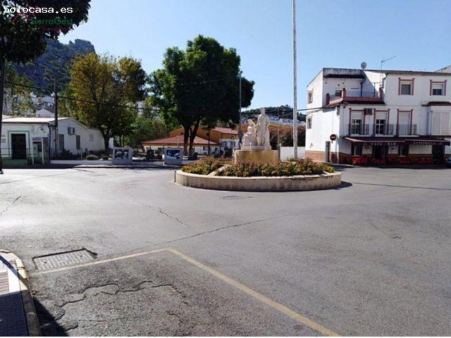 VENTA CASA + TERRAZA. ZONA CENTRO