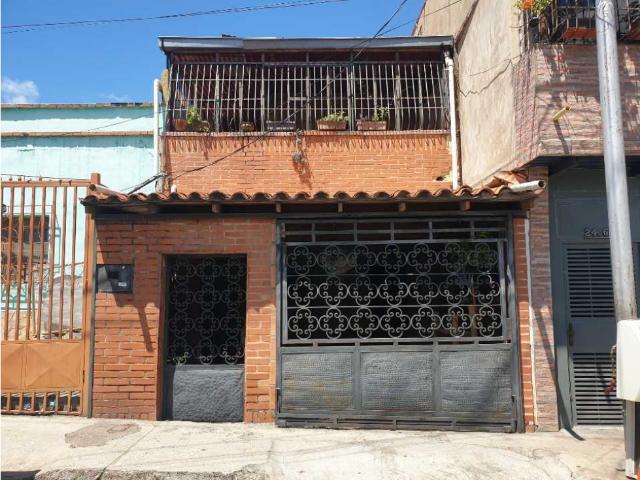 VENTA CASA TERRENO CALLE 20. CENTRO ESTE BARQUISIMETO