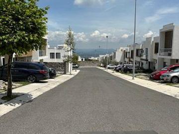 VENTA CASA ZIBATA COND QUETZAL $3,300,000