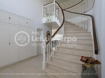 Venta Casa 17 años 6 dormitorios, 404m2, con balcón, Av. Agustin García 6600, Santa Maria Del Tigre | Inmuebles Clarín