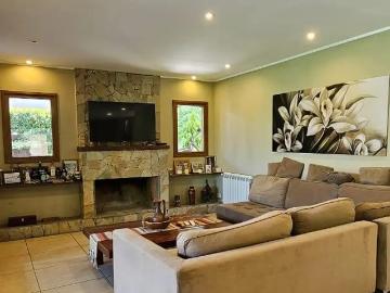 Venta Casa 10 años 3 dormitorios, 255m2, Norte, Luis Camoens 2100, El Casco De Alvarez | Inmuebles Clarín