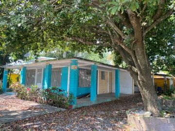 Venta Casa 2 hab Amplio Jardin Col. Ruiz Cortinez Tuxpan Ver