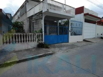 venta Casa 2 recamaras 2 pisos col. Benito Juarez Tuxpan Ver