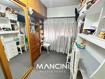 Venta Casa 3 dormitorios 40 años, 119m2, 4 cocheras, Mar Del Plata 3709, Villa Ballester | Inmuebles Clarín