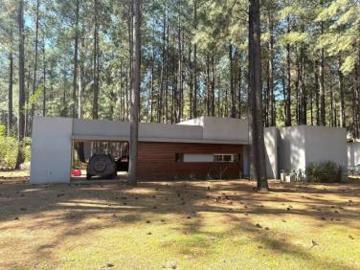 Venta Casa 3 dormitorios a 100m del rio Complejo La Aldea Club de Campo