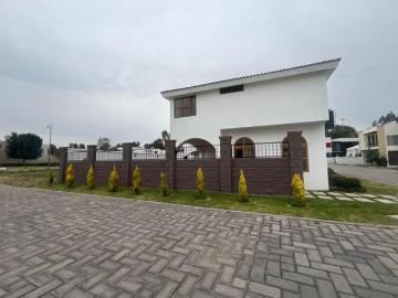 Venta Casa 3 Recámaras, Alberca y jardín en Finca Las Memorias, Atlixco, Puebla