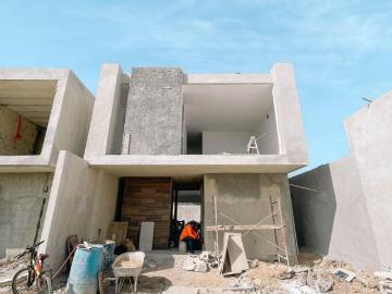 VENTA CASA 3 RECAMARAS Y ALBERCA EN PRIVADA CONKAL