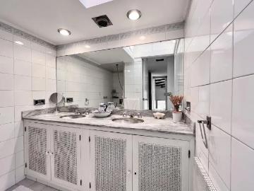 Venta Casa 43 años 3 dormitorios, 350m2, con balcón, Monseñor Calcagno 400, Santa Rita | Inmuebles Clarín