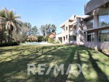 Venta casa 4 dorm y dependencia en Los Cardales CC