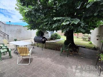 Venta Casa 50 años 2 dormitorios, 220m2, con balcón, Los Olivos 847. Moron, Sur | Inmuebles Clarín
