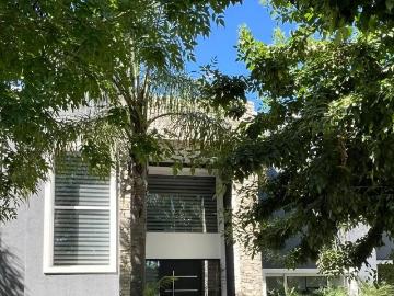 Venta Casa 5 años 4 dormitorios, 350m2, Norte, Colectora Acceso Oeste, Terravista | Inmuebles Clarín
