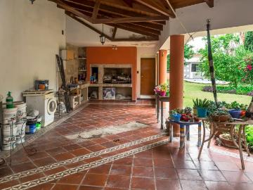 Venta Casa 5 dormitorios 24 años, 2 cocheras, 650m2, Zona Shopping. Avenida Entre Ríos 200, Zona Centro | Inmuebles Clarín