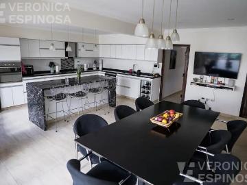 Venta Casa 5 dormitorios 40 años, 336m2, 1 cochera, Abel Costa 500, Moron Sur, Zona Oeste | Inmuebles Clarín