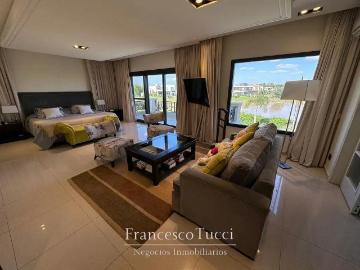 Venta Casa 5 dormitorios 8 años, 6 cocheras, 445m2, Ruta 24, Terravista, Zona Oeste | Inmuebles Clarín