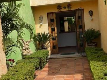venta casa 5 recámaras, bellísimo jardín, Yautepec Morelos