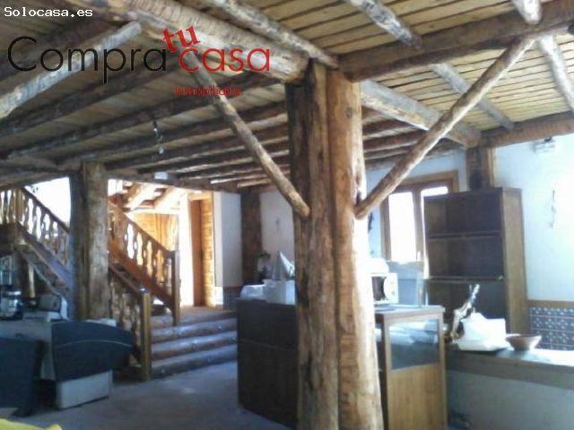 VENTA. CASERON CON JARDIN..NAVAFRIA.