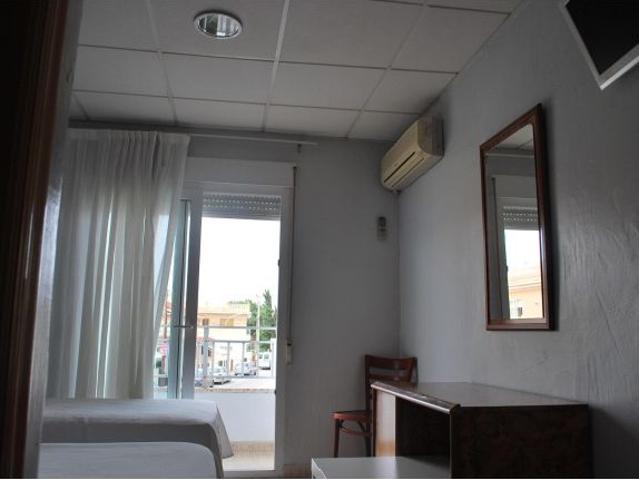 VENTA COSTA CALIDA HOTEL 36 HABITACIONES PISCINA CAFETERIA 80% OCUPACION +10% RENTABILIDAD
