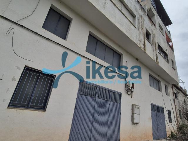 VENTA DE 5 LOCALES EN SANTA CRUZ DEL COMERCIO GRANADA