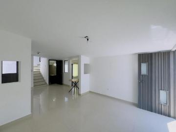 VENTA DE 2 CASAS EN 1 UN PISO OTRA DE 2 EN BUGAMBILIAS A UNA CALLE DE LA 16 DE SEPTIEMBRE PUEBLA