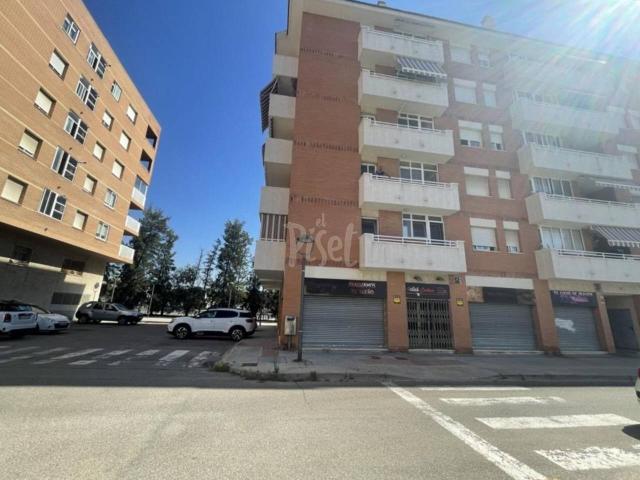 Venta de 2 locales comerciales esquineros