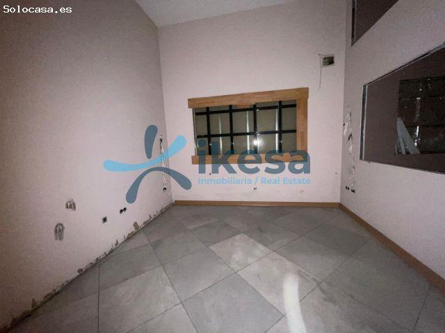 Venta de 2 Locales Comerciales Unidos en el Centro, Huelva
