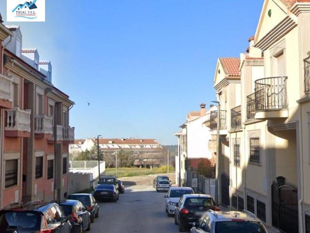 Venta de 3 Trasteros + 5 Garajes en Úbeda Jaén