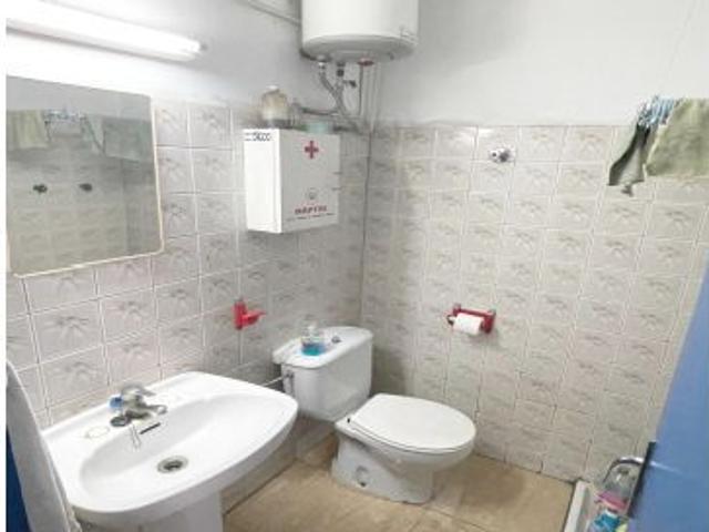 VENTA DE TALLER MECANICO O LOCAL DE 140 M2 CON PUERTA AUTOMATICA, VADO, VENTILACION Y LUZ NATURAL