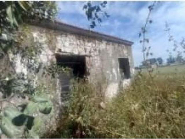 Venta de Terreno con edificación en Palacios y Villafranca