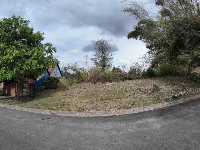 Venta de Terreno en Baruta al frente de la USB urbanizacion cerrada