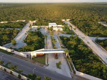 Venta de terreno en Privada Mistika enfrente Yucatán Country Club, Mérida Yuc