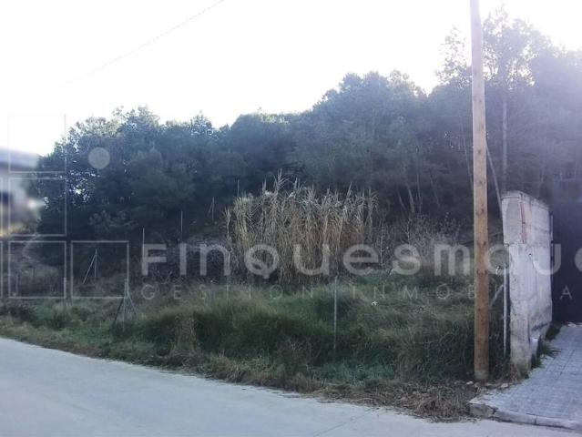 Venta de terreno en River Park
